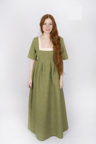 FREDSVIND, medeltidsklänningen, lindgrön