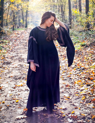 MARIT, medeltidklänning  - svart