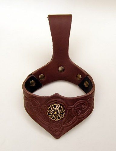 Bælteholder - læder, keltisk prydnagle