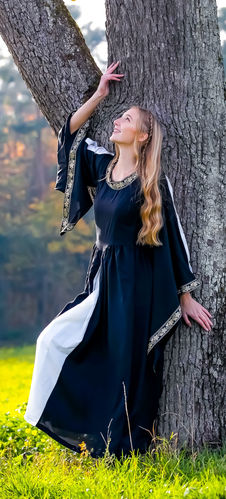 VETTE, middelalder kjole, svart / hvit
