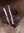 KORSA - polstret armmanschetter, brunt læder