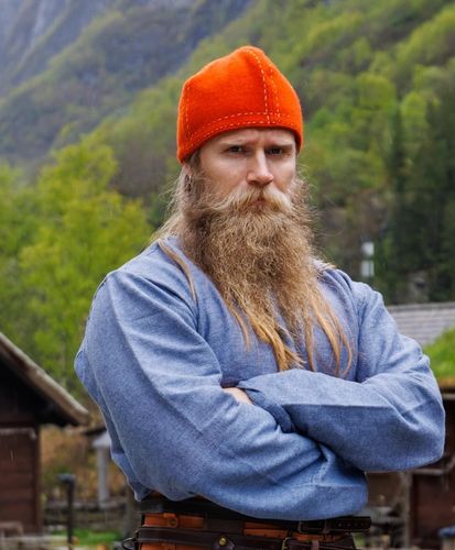 BORK - Viking uldcap med broderi, orange