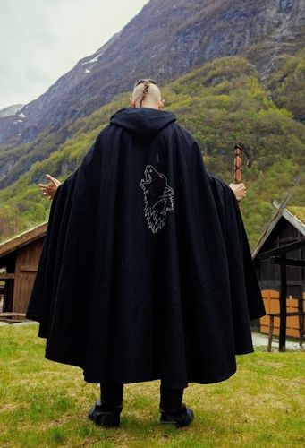 SKJØLL - Vikingekappe med ulvebroderi  uldmix