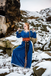 BRIGID - Vikinga kjole, rød bomuld, broderi, blå